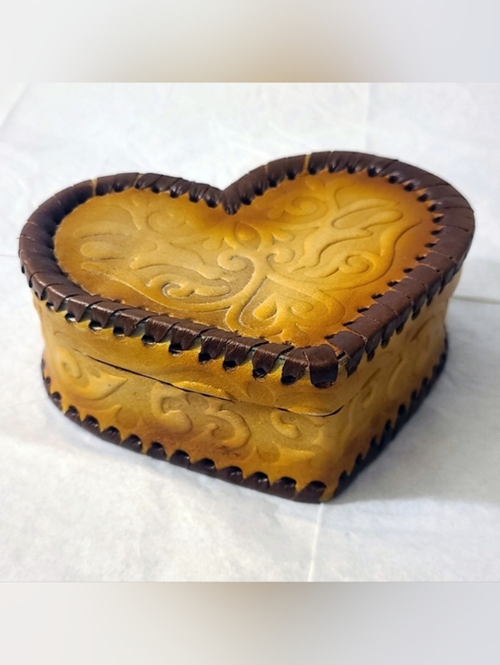 Other - Vintage Heart Shaped Leather Decorative Jewellery Storage Box